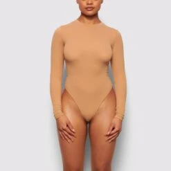 FITS EVERYBODY LONG SLEEVE CREW NECK BODYSUIT | OCHRE -Deals Easy Allure Wardrobe Store SKIMS BODYSUIT AP CRW 0739 CN OCH FR