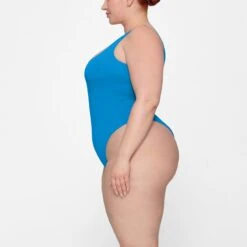 ESSENTIAL SCOOP NECK BODYSUIT | MYKONOS -Deals Easy Allure Wardrobe Store SKIMS BODYSUIT BD SCN 0453 GC MYK 0007 SD