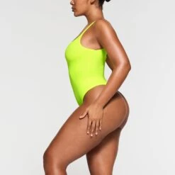 FITS EVERYBODY SQUARE NECK BODYSUIT | GREEN HIGHLIGHTER -Deals Easy Allure Wardrobe Store SKIMS BODYSUIT BS SCN 0294 NA GRH 011