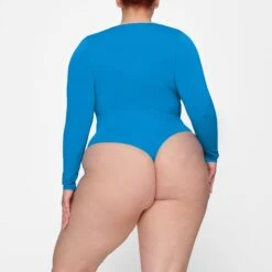 ESSENTIAL LONG SLEEVE SCOOP NECK BODYSUIT | MYKONOS -Deals Easy Allure Wardrobe Store SKIMS BODYSUIT BS SCN 0315 GC MYK 0015 BK