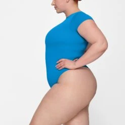 ESSENTIAL T-SHIRT BODYSUIT | MYKONOS -Deals Easy Allure Wardrobe Store SKIMS BODYSUIT BS TSH 0316 GC MYK 0008 SD