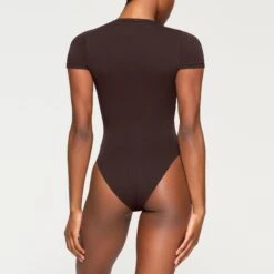 FITS EVERYBODY T-SHIRT BODYSUIT | ESPRESSO -Deals Easy Allure Wardrobe Store SKIMS BODYSUIT BS TSH 0752 KB ESP 0017 BK
