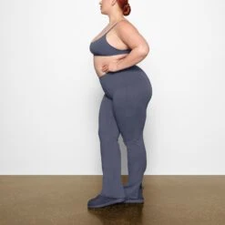 OUTDOOR SPLIT HEM LEGGING | STEEL BLUE -Deals Easy Allure Wardrobe Store SKIMS BRA BR SCP 2780 AC SLB 0010 SD 9f61c91e 4b64 4d8d aa15 646737a3fb9a