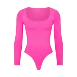 ESSENTIAL LONG SLEEVE SCOOP NECK BODYSUIT | PINK HIGHLIGHTER
