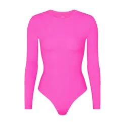 FITS EVERYBODY LONG SLEEVE CREW NECK BODYSUIT | NEON PINK