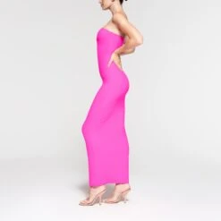 FITS EVERYBODY TUBE DRESS | NEON PINK -Deals Easy Allure Wardrobe Store SKIMS LOUNGEWEAR AP DRS 1959 NC NPK 024 26fcf443 5c5a 4c56 8221 3b24f8dc5e94