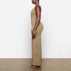SMOOTH LOUNGE CREW NECK SLEEVELESS DRESS | KHAKI -Deals Easy Allure Wardrobe Store SKIMS LOUNGEWEAR AP DRS 2044 TA KHK 0011 SD
