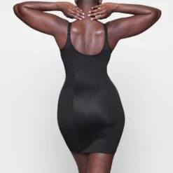 SKIMS GLAM SLIP DRESS | ONYX -Deals Easy Allure Wardrobe Store SKIMS LOUNGEWEAR AP DRS 2059 UA ONX 0016 BK