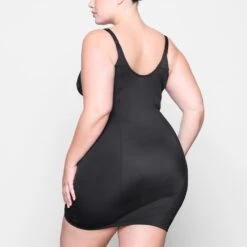 SKIMS GLAM SLIP DRESS | ONYX -Deals Easy Allure Wardrobe Store SKIMS LOUNGEWEAR AP DRS 2059 UB ONX 0022 BK