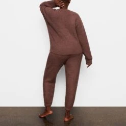 COZY KNIT UNISEX JOGGER | GARNET -Deals Easy Allure Wardrobe Store SKIMS LOUNGEWEAR AP JOG 1001 JE GAR BK