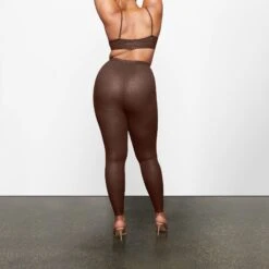 LOGO MESH FOIL LEGGING | COCOA -Deals Easy Allure Wardrobe Store SKIMS LOUNGEWEAR AP LEG 2186 SD COA 0024 BK