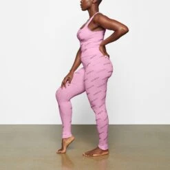 RHINESTONE LOGO POINTELLE LEGGING | BUBBLE GUM -Deals Easy Allure Wardrobe Store SKIMS LOUNGEWEAR AP LEG 2256 XC BBG 0008 SD