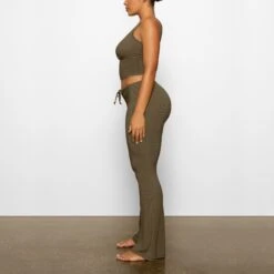 SOFT LOUNGE RUCHED PANT | ARMY -Deals Easy Allure Wardrobe Store SKIMS LOUNGEWEAR AP PNT 2270 CA ARM 0006 SD