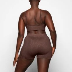 SOFT SMOOTHING SHINE SHORT | COCOA -Deals Easy Allure Wardrobe Store SKIMS LOUNGEWEAR AP SHO 1939 ZA COA 0016 BK x1b