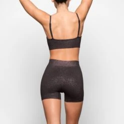SOFT SMOOTHING SHINE SHORT | ECLIPSE -Deals Easy Allure Wardrobe Store SKIMS LOUNGEWEAR AP SHO 1939 ZD ECL 0020 BK x1b