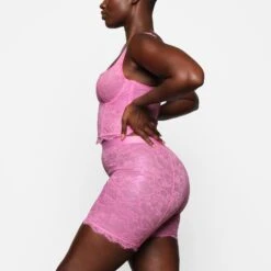 SKIMS LACE SHORT | BUBBLE GUM -Deals Easy Allure Wardrobe Store SKIMS LOUNGEWEAR AP SHO 2142 ZA BBG 0011