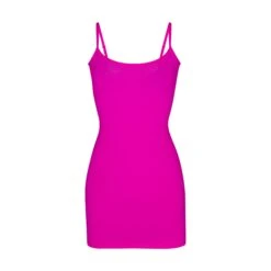 FITS EVERYBODY SLIP DRESS | FUCHSIA