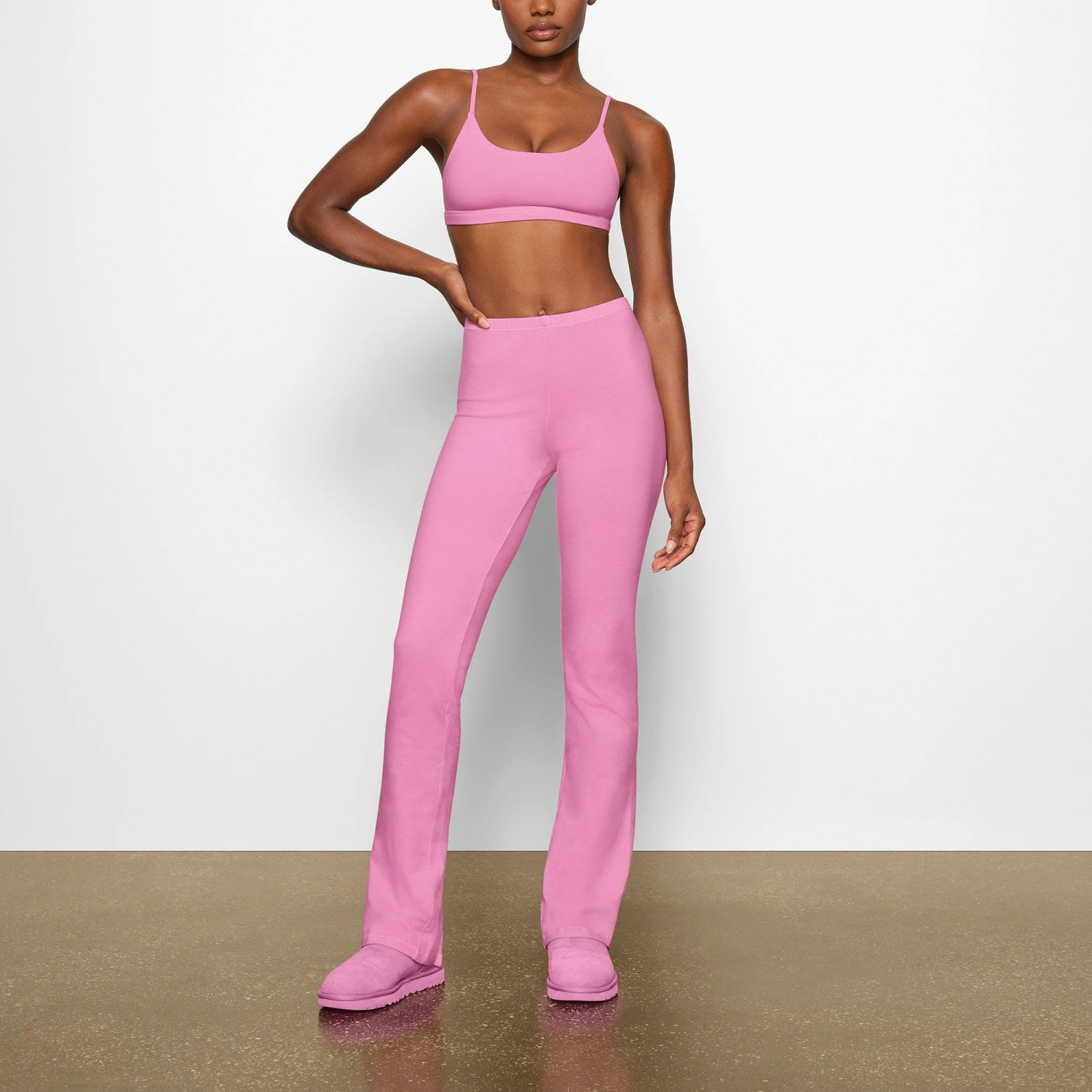 OUTDOOR SPLIT HEM LEGGING | BUBBLE GUM 2 OUTDOOR SPLIT HEM LEGGING | BUBBLE GUM - Image 2