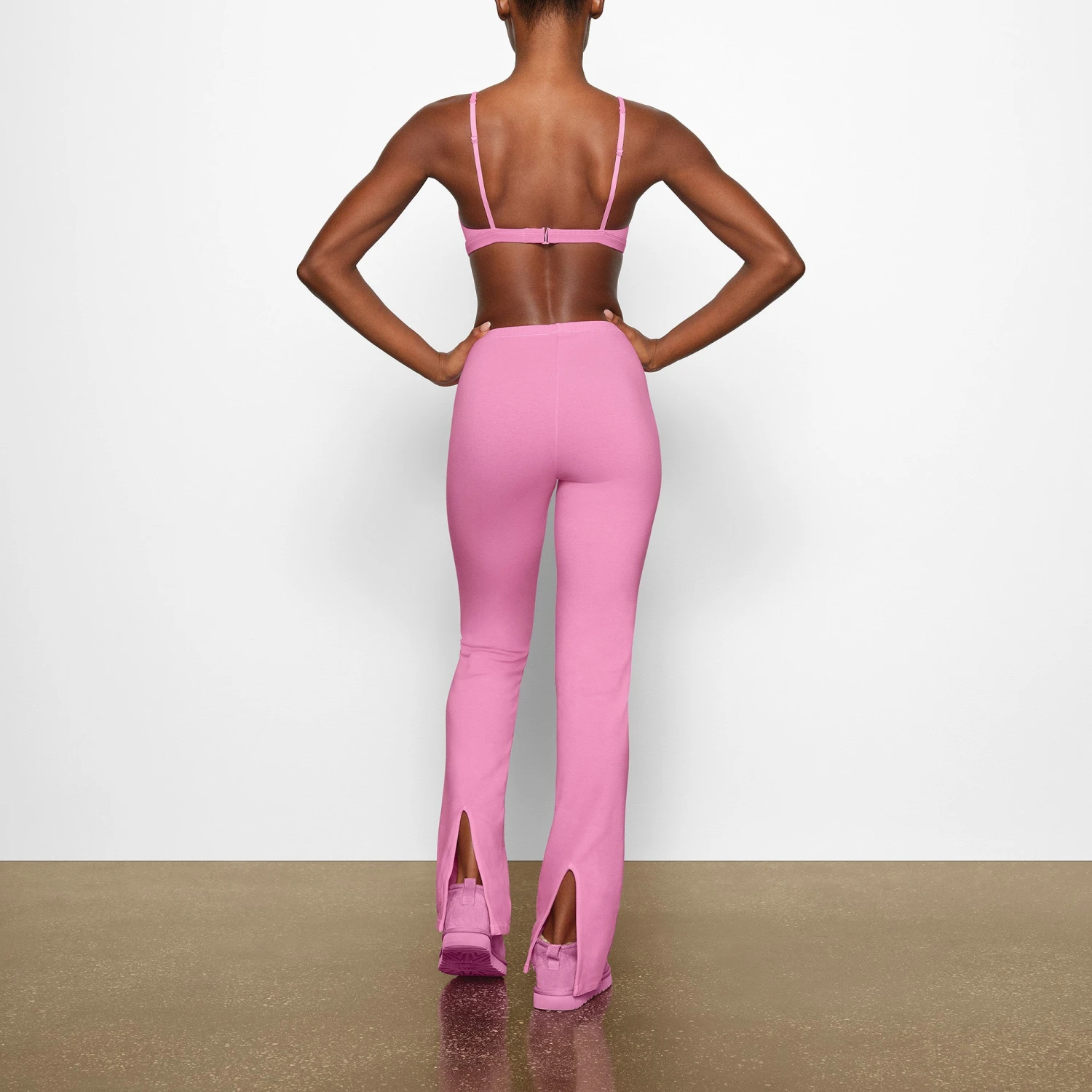 OUTDOOR SPLIT HEM LEGGING | BUBBLE GUM 4 OUTDOOR SPLIT HEM LEGGING | BUBBLE GUM - Image 4