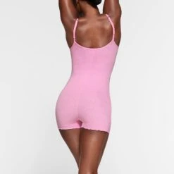 LOGO POINTELLE ONESIE | BUBBLE GUM -Deals Easy Allure Wardrobe Store SKIMS LOUNGEWEAR OS SRT 3038 NB BBG 023 BK