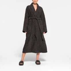 SKIMS SPA TERRY ROBE | ASH -Deals Easy Allure Wardrobe Store SKIMS LOUNGEWEAR RB LNG 2873 QC ASH 0004 FR