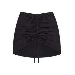 SWIM RUCHED MINI SKIRT | ONYX